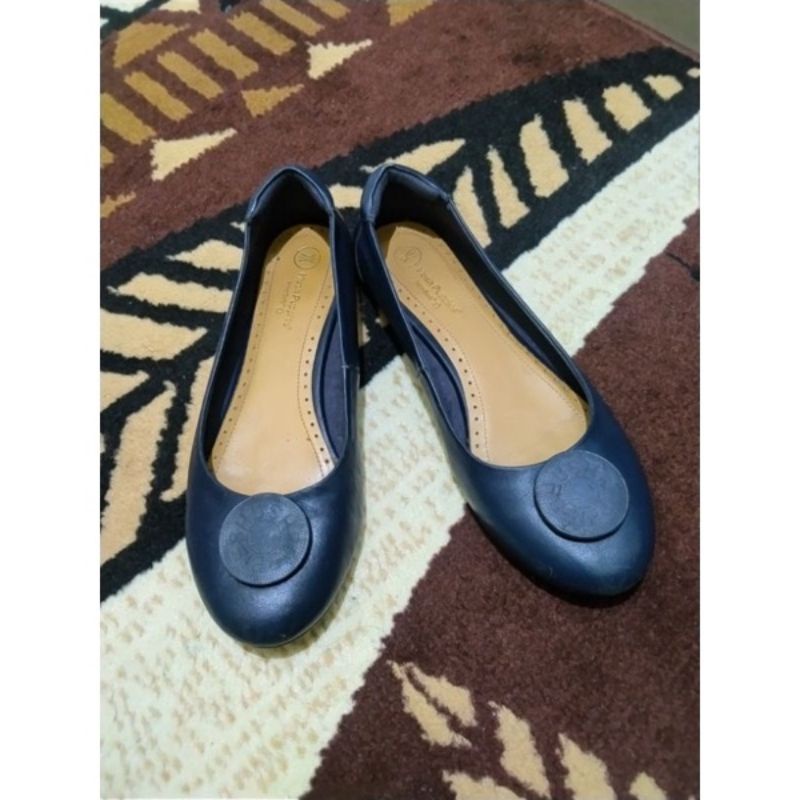 preloved sepatu kerja hush puppies second flatshoes