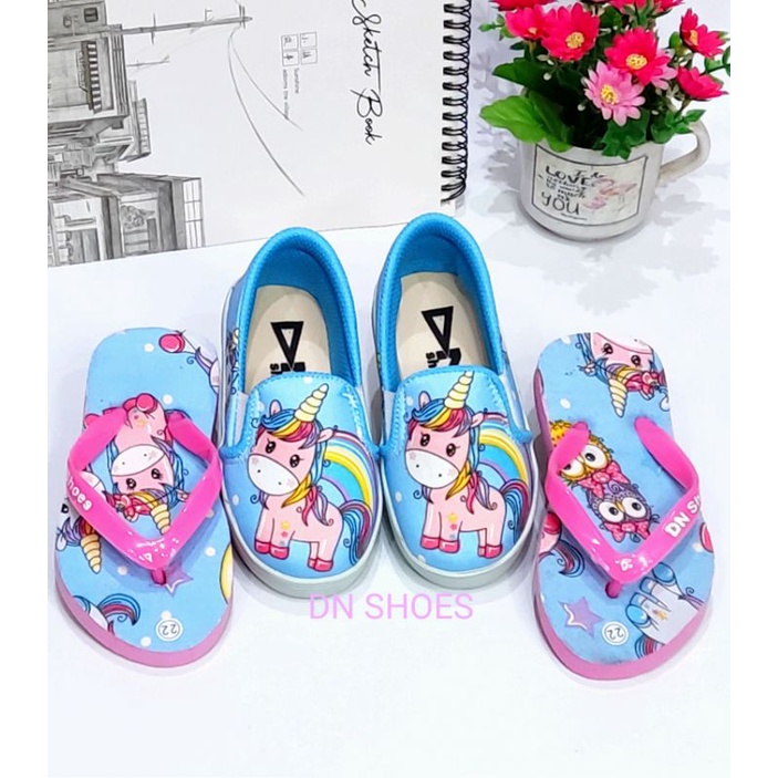 Sepatu Anak Perempuan Paket Sepatu dan Sandal Anak Perempuan Paket Slip On dan Sandal Jepit Anak Perempuan Murah Karakter Unicorn Biru