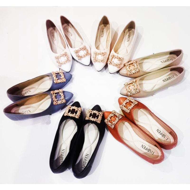 Dinda sepatu wanita slip on flatshoes Onoki model terbaru 2023 warna hitam krem coksu apricot denim dan putih ukuran 37-40