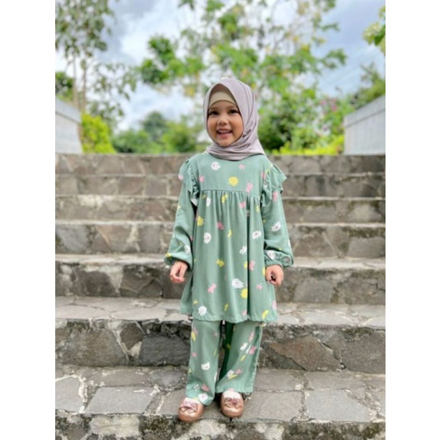 Smilee Eliza Set 1-5 Tahun Lucuna Setelan Panjang Ruffle Rayon Lebaran / Tunik Set Raya / Pakaian Muslim Anak Perempuan CBKS