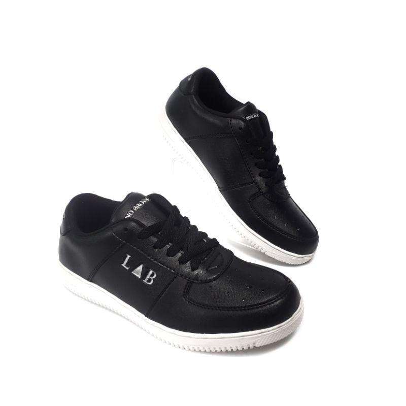 Sepatu casual sneakers white pria wanita