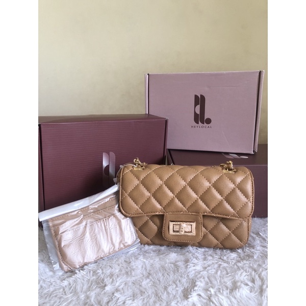 Boston mini caramel by local id