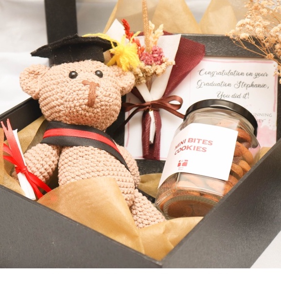 

Hampers Cookies Bear Black| Hadiah wisuda, Hadiah Nikah, Kado Ulang Tahun
