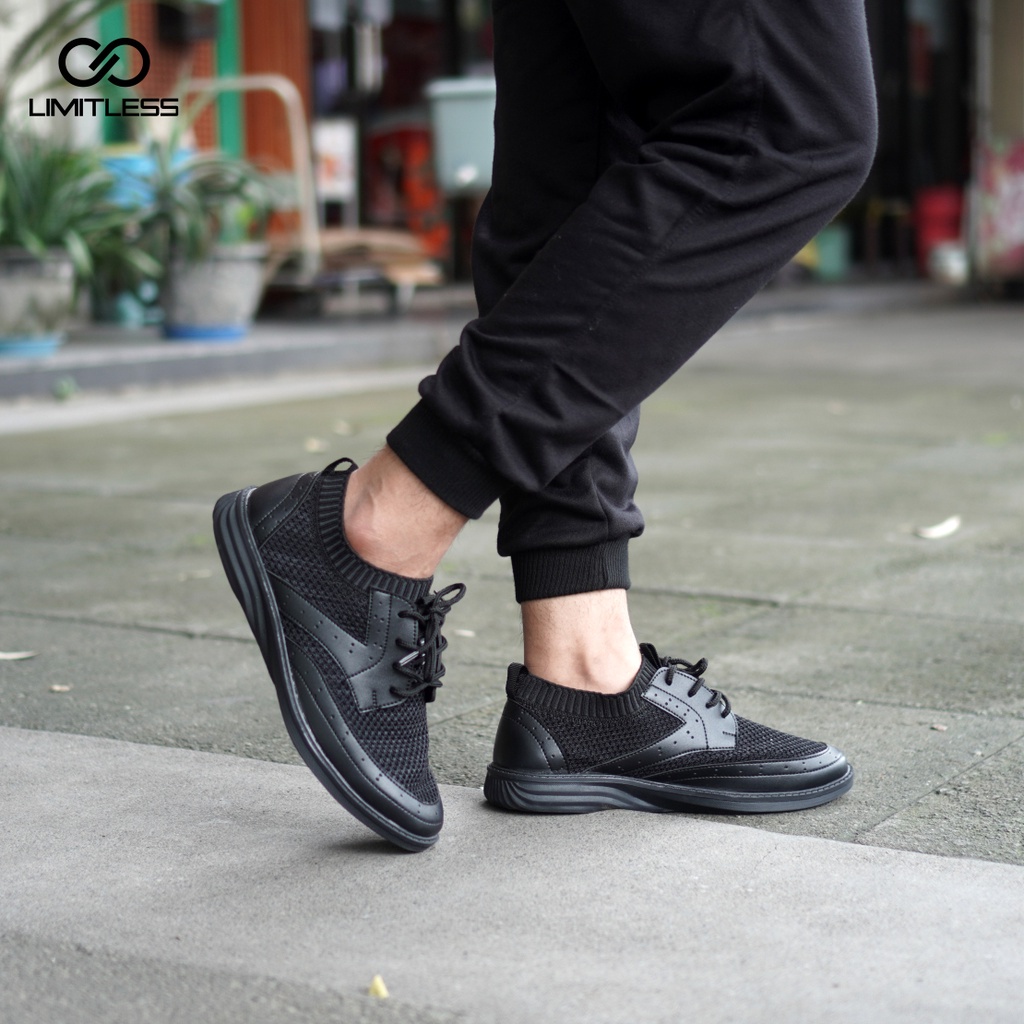 Sepatu Pria Casual Full Black Sport Stylish Sneakers Cowok Formal Kantor Kuliah Keren Terbaru