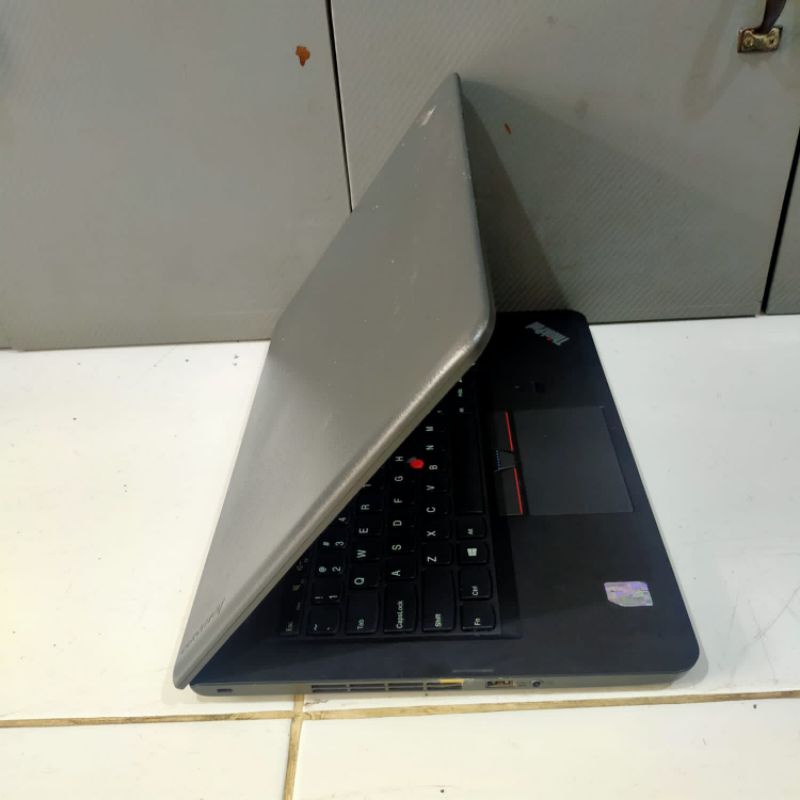 LAPTOP LENOVO THINKPAD E450 COR i7-5500U Ram 8GB/HDD 500GB DOBLEVGA AMD RADEON R7 M260 2GB WITH VRAM