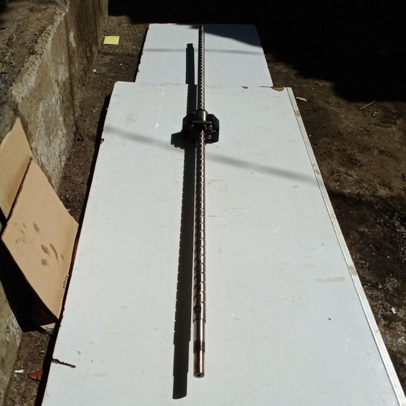 ballscrew cnc  NSK 04M3-0016  W2011-269PGX-C5Z.   panjang seluruh 128cm.  ulir 113cm.  1kali putaran