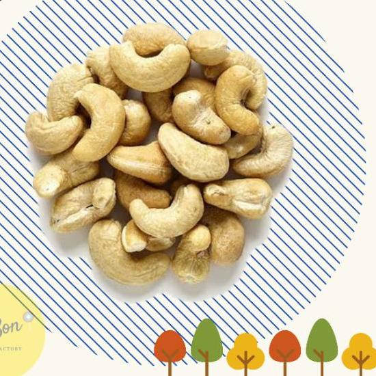 

BAYAR DITEMPAT✔️Kacang Mede Mentah Jumbo Grade SUPER / Kacang Mete Mente Menteh Belum Matang 1 KG|KD1