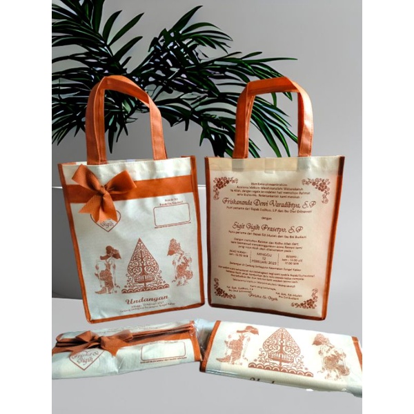UNDANGAN PERNIKAHAN,UNDANGAN MANTEN,UNDANGAN WEDDING,SOUVENIR,TAS UNDANGAN MURAH,TAS UNDANGAN KLASIK