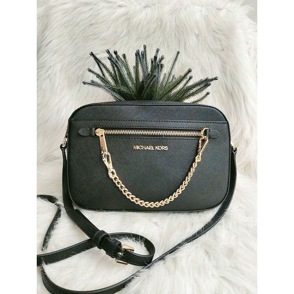 MICHAEL KORS JET SET ITEM LARGE ZIP CHAIN CROSSBODY BLACK GOLD