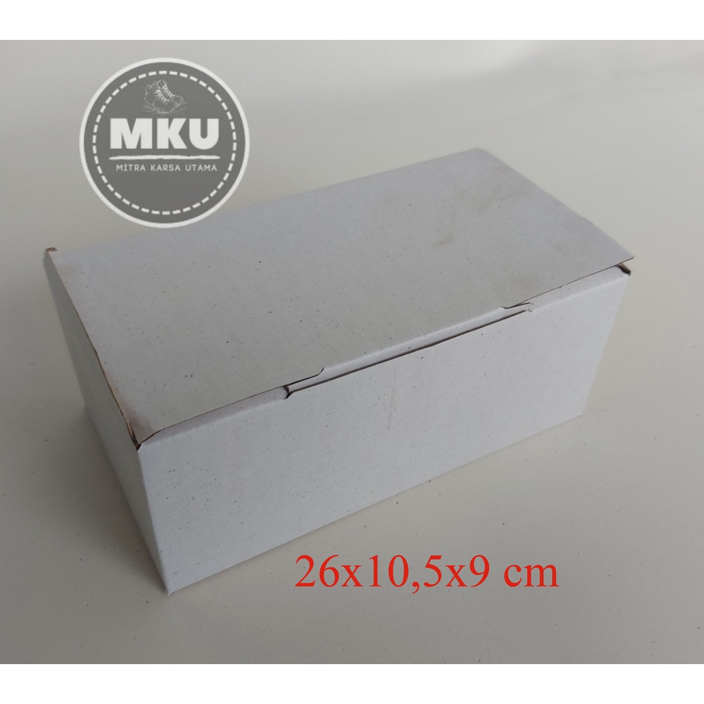 

Kardus Box Dus Sepatu 26x10,5x9 cm Putih 36-40