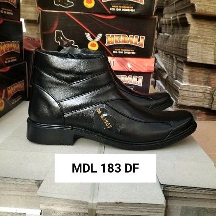 Sepatu kulit pria boots MEDALI sepatu kerja formal