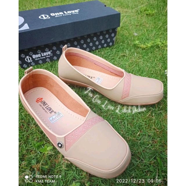 One Love Sepatu Wanita Flat Pansus Bahan Sintetis Grade A Tapak Empuk Nyaman Dipakai Tidak Licin Ori