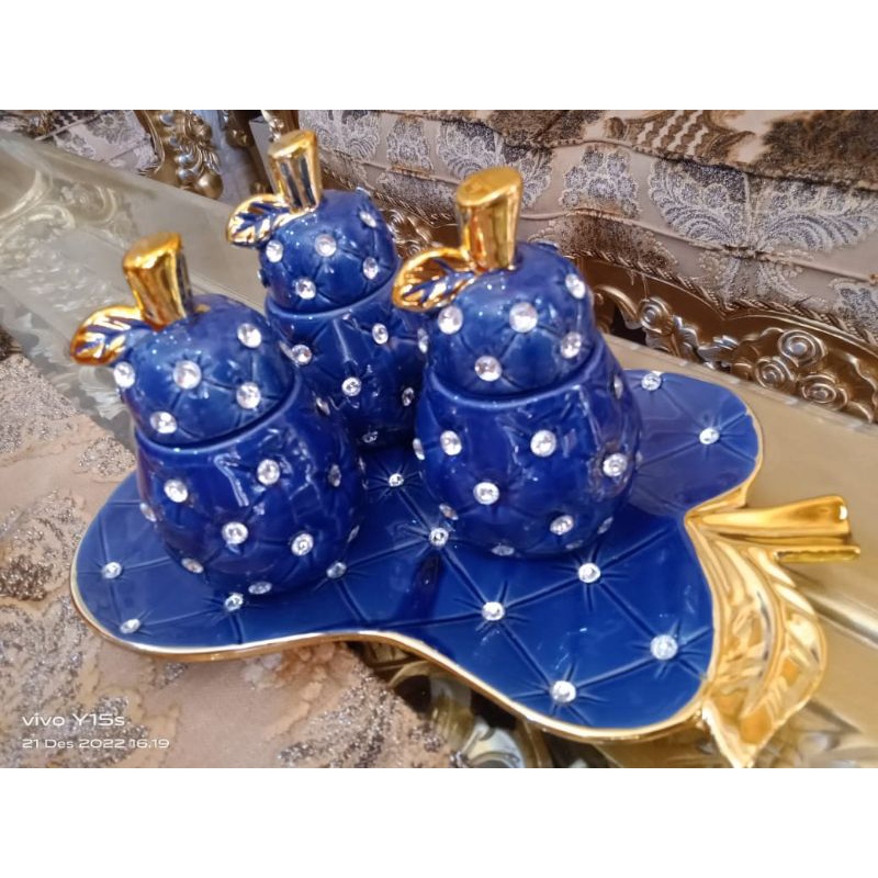 Toples Keramik Pajangan/Keramik Hias/Pajangan Lemari Kaca