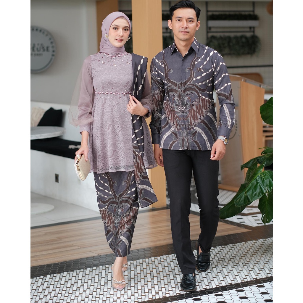 Produk Terbaru 2023 - Kebaya Couple Nadine Kebaya Batik Couple Modern Kebaya Couple Lamaran Kebaya Tunangan Kekinian Set Kebaya Wisuda Modern Set Kebaya Brukat Kemeja Pria Lengan Panjang size M L XL