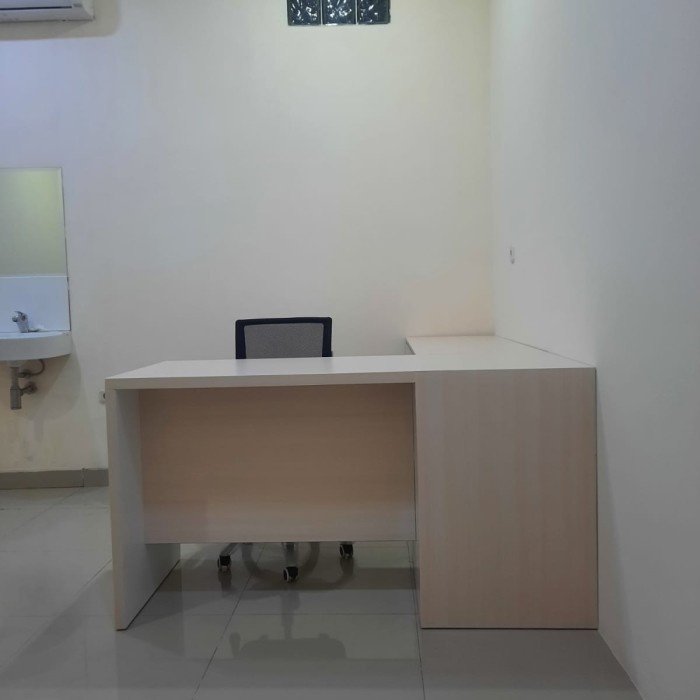 Meja dokter meja konsultasi meja kerja