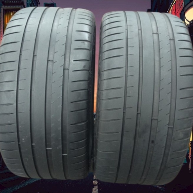 ban mobil ukuran 245/40 R18 tubles radial/tahun muda/ban bekas