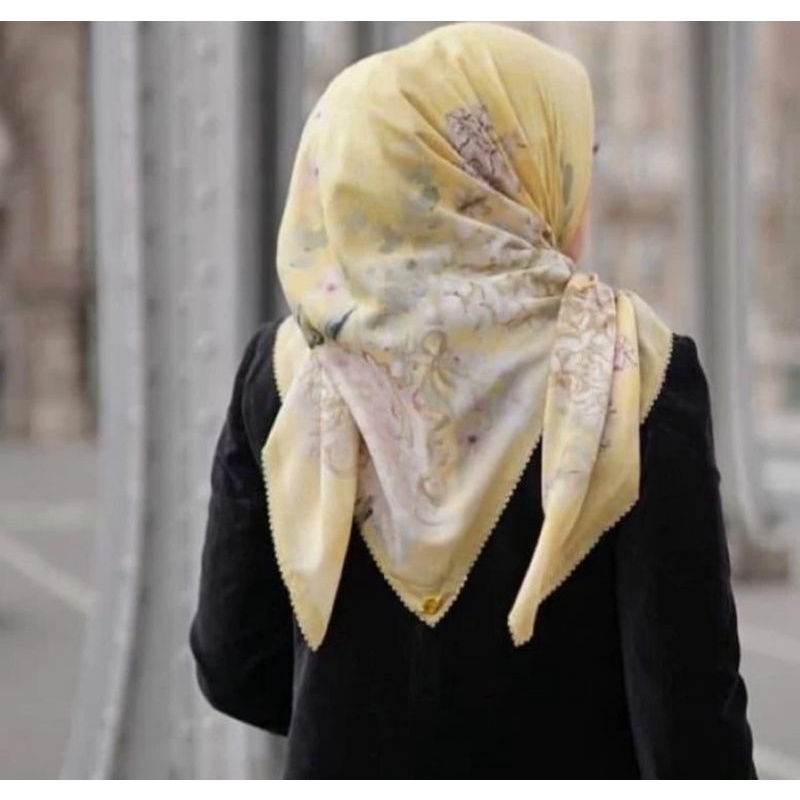 Buttonscarves Hydrangea Jaune