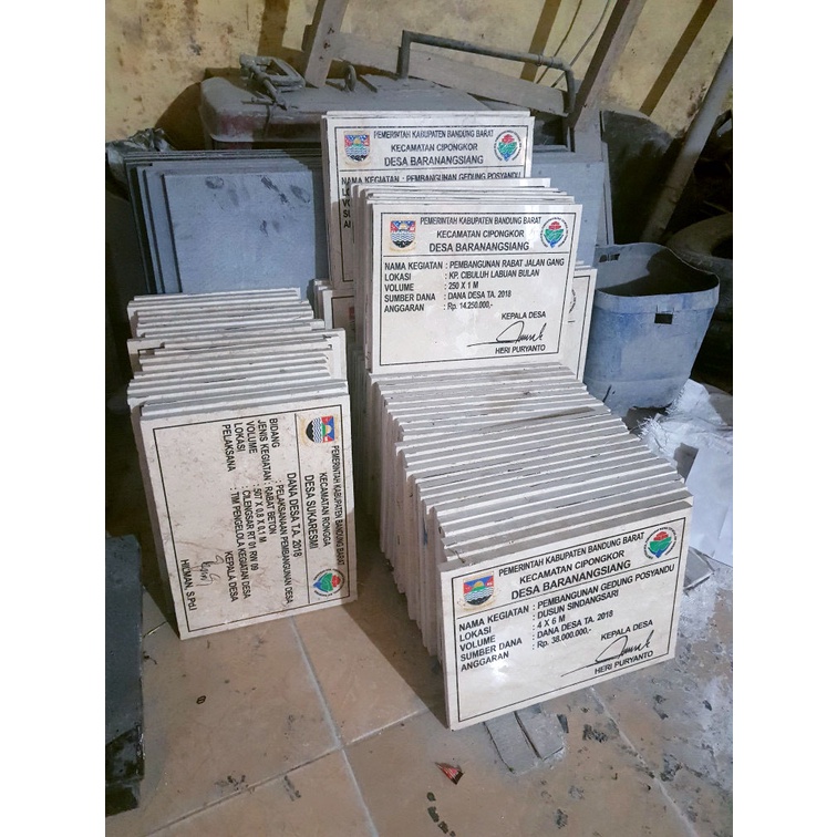 Prasasti peresmian dana desa bahan Marmer