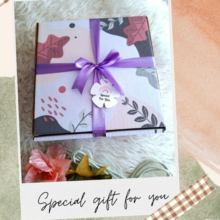 

8FS-1✸H d1) Hampers Boneka Gurita Octopus Reversible dan Botol Minum Kaca / Kado Ulang Tahun Anak Sahabat Pacar / Kado Wisuda / Hadiah Anniversary / Kado Persahabatan / Kado Pacar / Birthday Gift Box / Hampers Ulang Tahun ➥4C