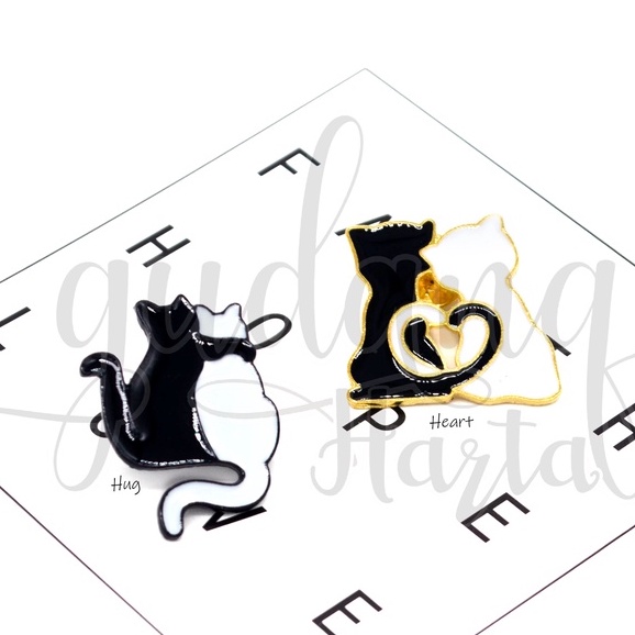 Pin Hugging Cat Bros Tas Motif Kucing Berpelukan Simple Tuspin GH 208283