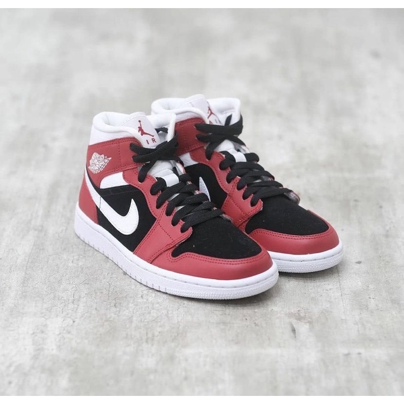 air jordan 1 mid alternate bred toe