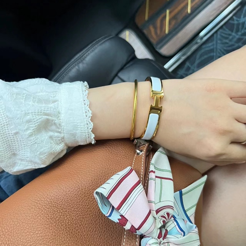 Pria Wanita Gaya Baru H Huruf Versi Tinggi Gelang Pasangan Aijia H Gelang Titanium Steel Gelang Bisa Sentuh Air Tidak Bisa Luntur