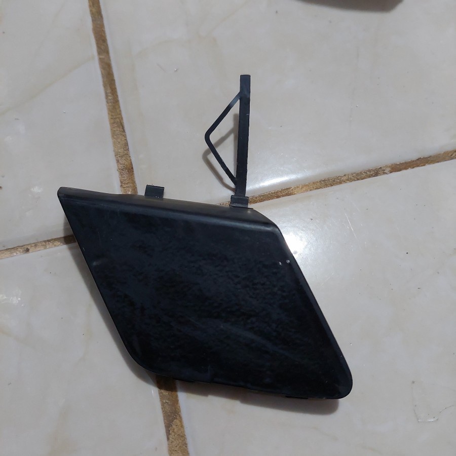 Tutup Towing Bumper Depan Derek Agya 2018 Facelift Original toyota
