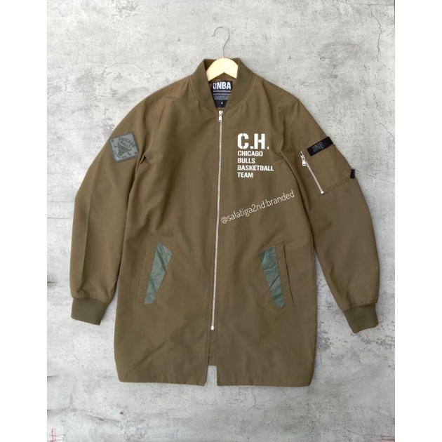 NBA -CHI CHICAGO BULLS Long RAY-UP JUMPER ( Second ORI )