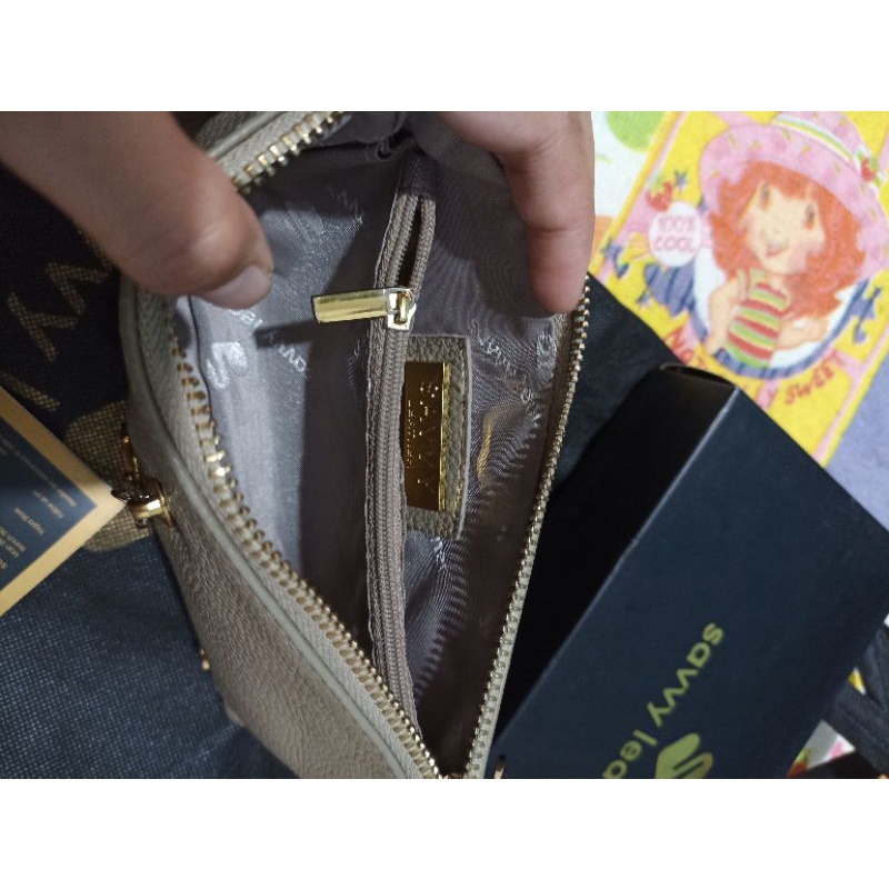 savvy leather preloved