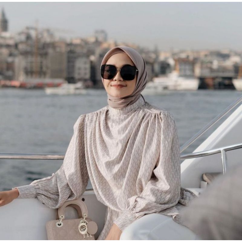 Kind Blouse Vanilla Hijab