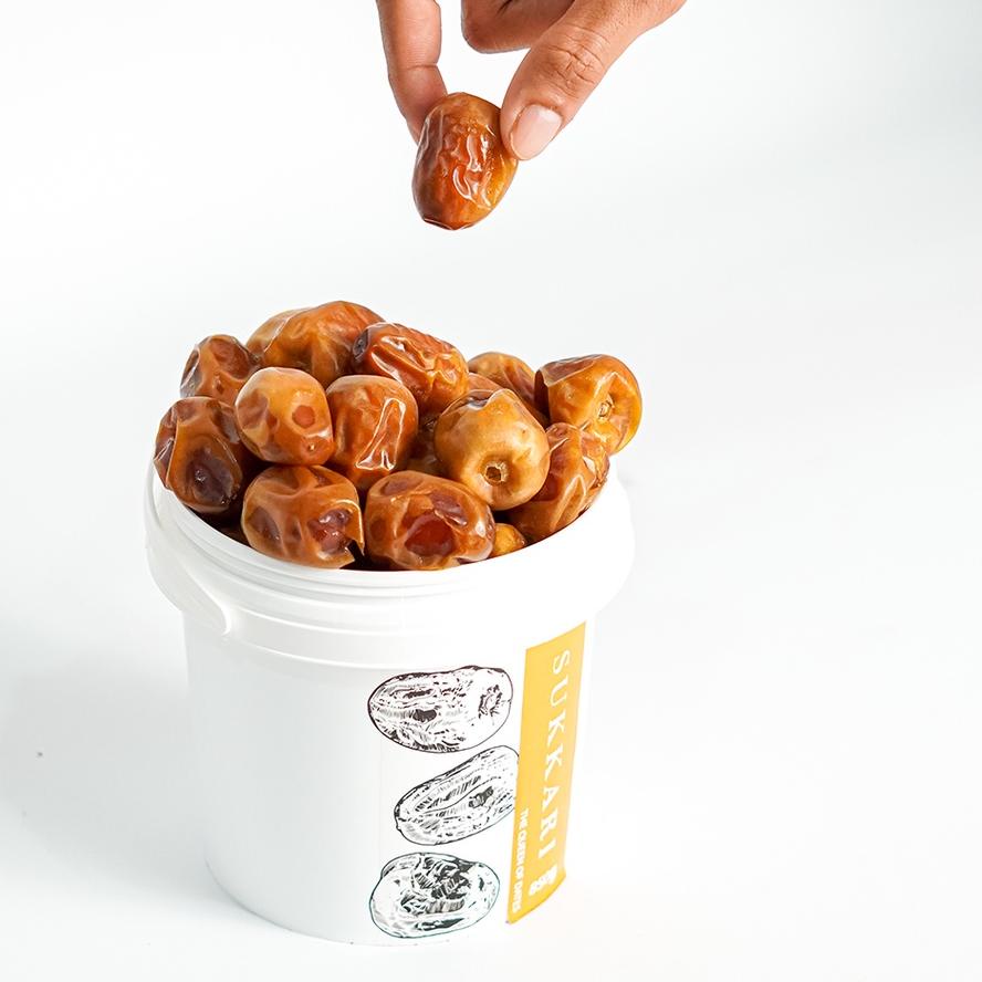 

PROMO HARI INI Timur Tengah Kurma Sukari Ember 850 g Premium Original High Quality buruan