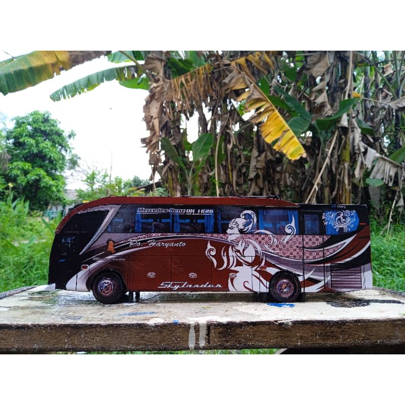 PAPERCRAFT BUS PO HARYANTO "GAJAH ANTISURO"