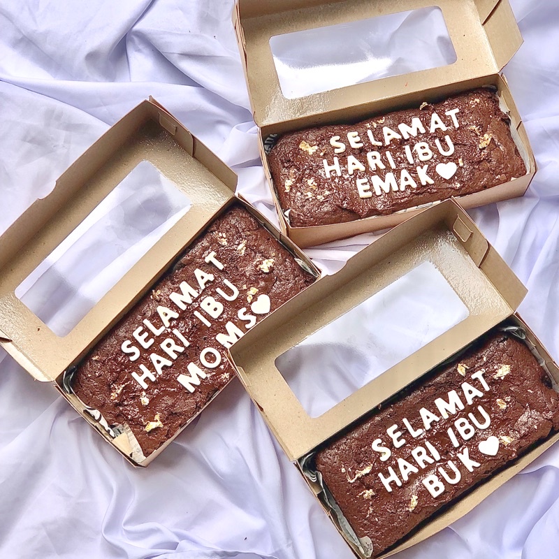 

brownie custom lettering