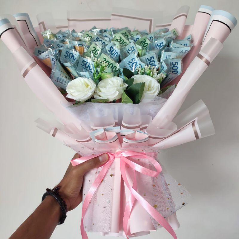 Buket bouquet wisuda pernikahan ulang tahun dan acara besar bisa request warna dan tambah kartu ucapan