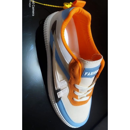 Sepatu Sneakers Pria dan Wanita Sneakers Import 100% Sport Shoes