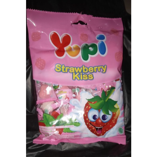 

Yupi Strawberry Kiss