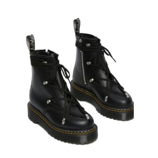 sepatu boots kulit / sepatu docmart dengan ziper tali ring