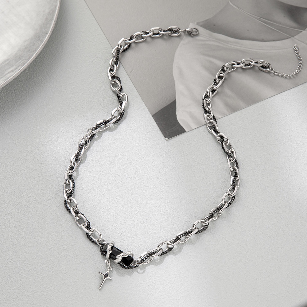 Couple punkstyle hip-pop niche Desain Liontin Salib Bahan titanium steel splicing Kalung Hadiah Hari Valentine Sweater Rantai