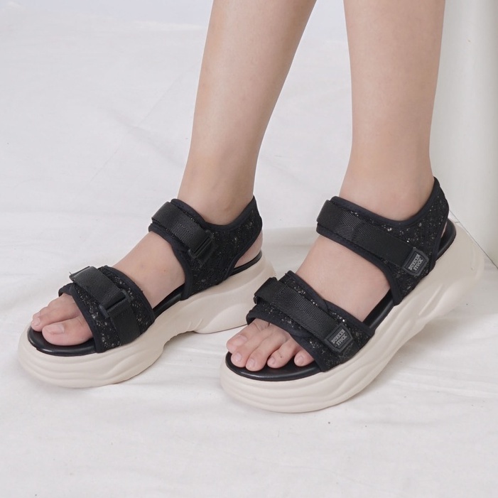 SARASARA YUK - Dunkenstock AGITHA Sepatu Sandal Wanita Size 36 - 40 Sendal Beleza Wedges Model dua Tali Strap Belakang Hak Tinggi 5cm Sandal Gunung Velcro 37 38 39 Warna Hitam Putih Belleza Kekinian Premium Terbaru Shoes Ori Original Mall Official Store