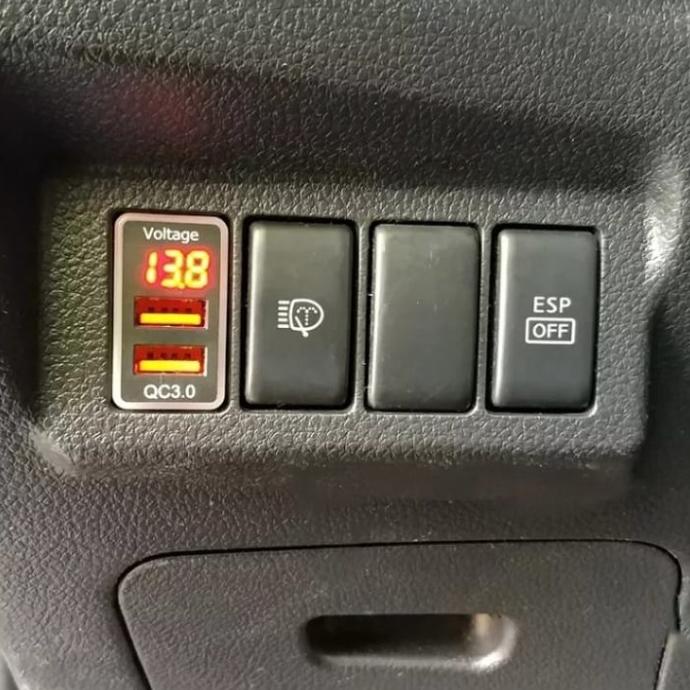 SGA | DUAL USB QUICK FAST CHARGER QC 3.0 WITH VOLTMETER MOBIL NISSAN