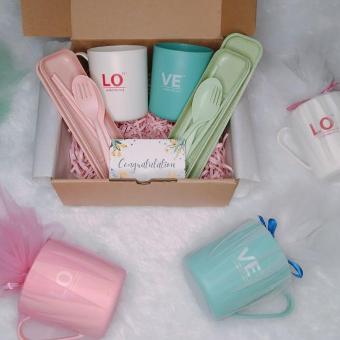 

☻☻► Hampers Gelas Mug Couple | Kado Pernikahan | Birthday Giftbox dll