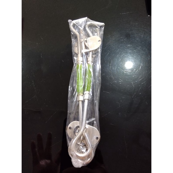 Penunjang jendela sepasang