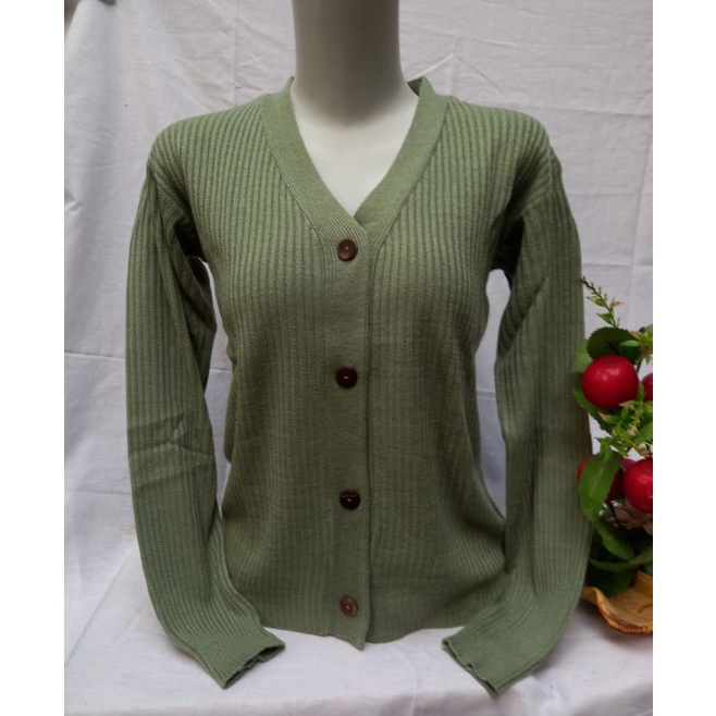 Cardigan Rajut Wanita Kancing Batok Crop Pendek