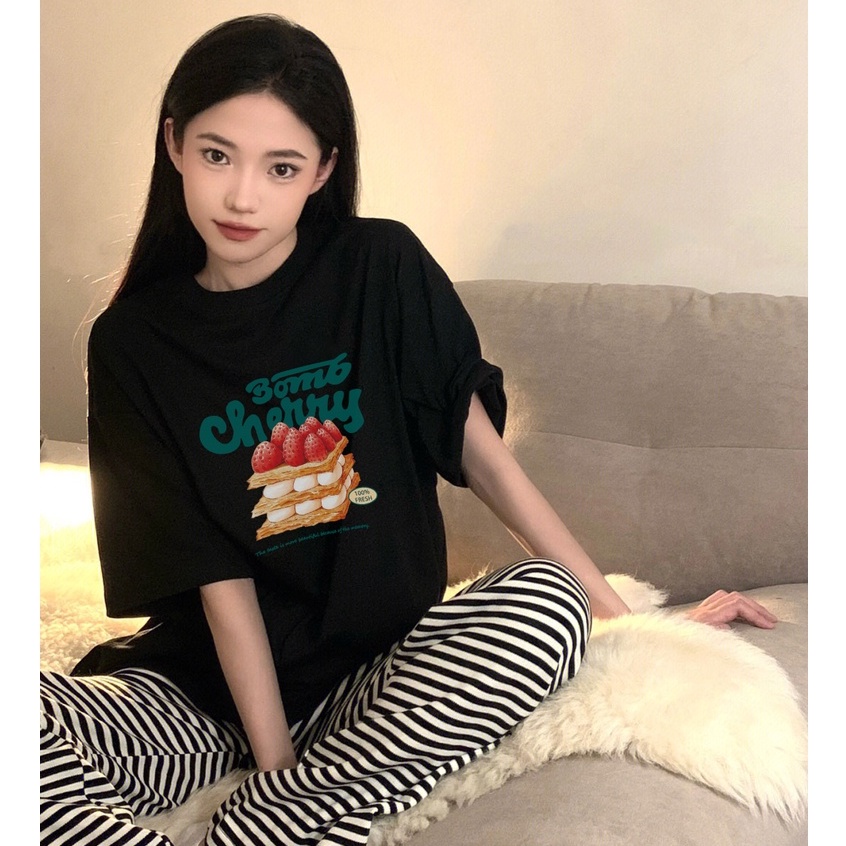 [100%  Katun]Kaos Couple Cake Oversize Kekinian Lengan Pendek Korean Style Printed T-shirt Baju Wanita Hitam