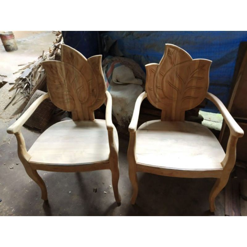 Kursi teras daun unik kayu jati