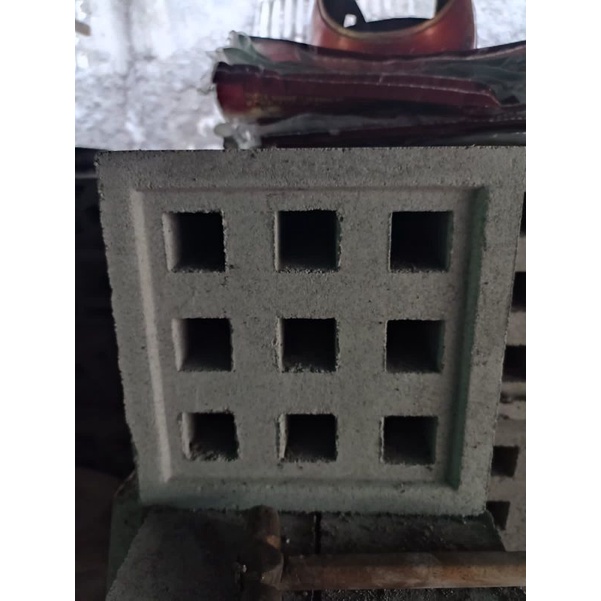 Roster beton lubang 9