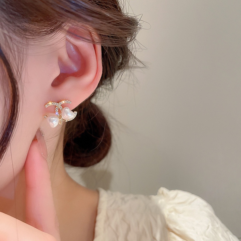 Anting Tusuk Huruf love Mutiara Anting Tusuk Perempuan Korea