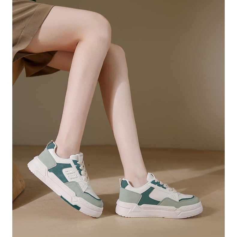 SHOEGALLERY LV0193 &quot;FREE BOX&quot; Sepatu Sneakers Wanita Import Fashion Triangle