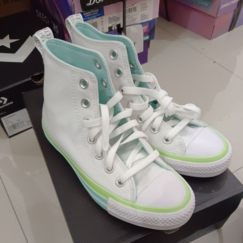 Sepatu Converse Ctas HI A00543C