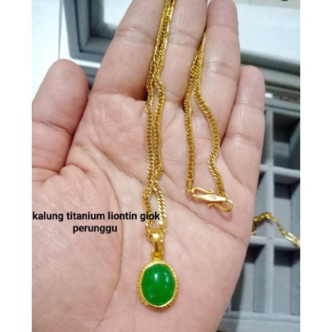 kalung titanium liontin giok